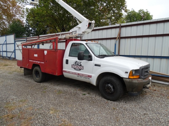 2001 Ford Bucket Truck