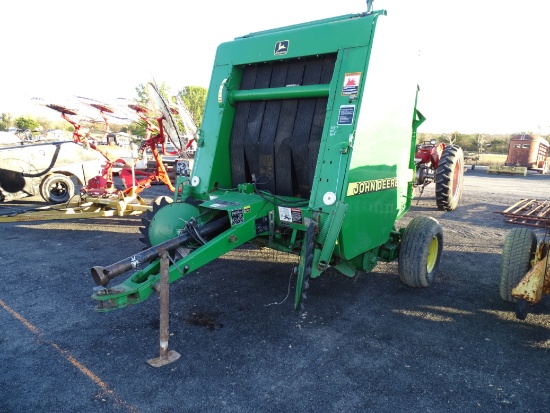 John Deere 456 Round Baler