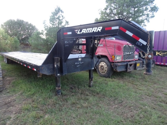 2019 97in x 36 ft Lamar Gooseneck Flatbed Trailer w/ 9ft Hydraulic Dove Tail