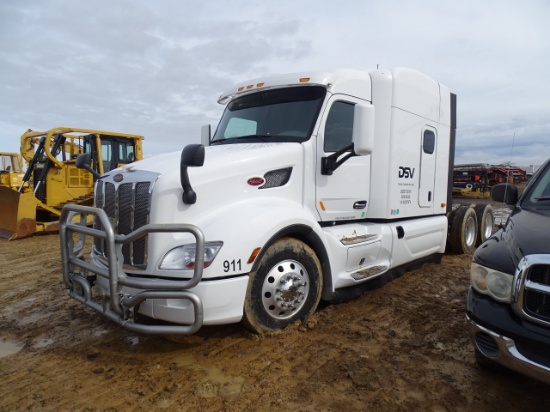 2015 PETERBILT 579 SLEEPER TRACTOR