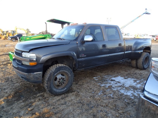 2001 CHEVY SILVERADO 3500 DWD LT