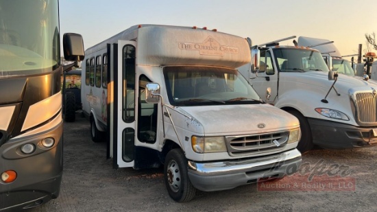 1999 F-450 22-Passenger Bus