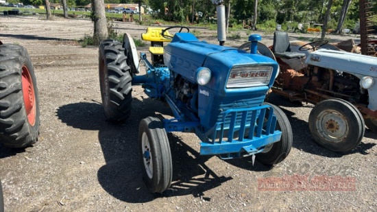 Ford 2000 Tractor