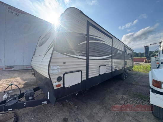 2016 Avenger 33RET Camper Trailer