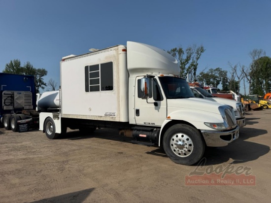 2005 International Toter Home