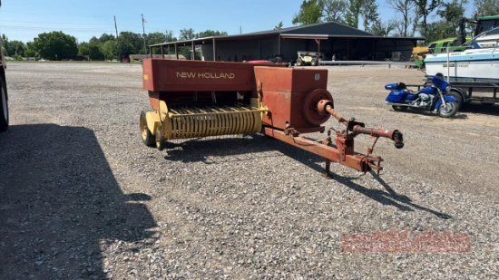New Holland 565 Square Baler