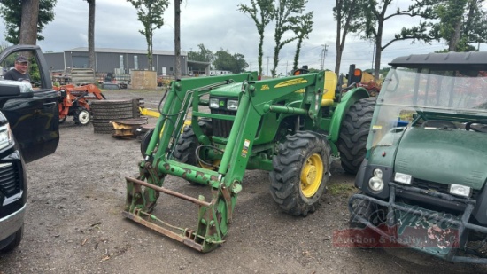 John Deere 5085M