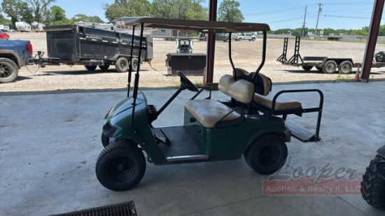 EZ-GO TXT Gasoline Golf Cart