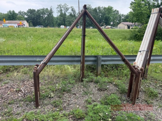 (4) Stretch Posts