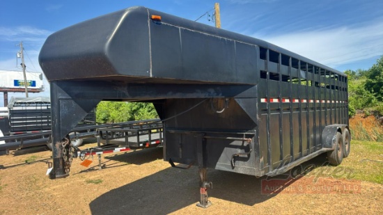 2002 Hillsboro 20ft Gooseneck Livestock Trailer