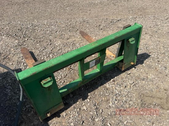 John Deere Pallet Forks
