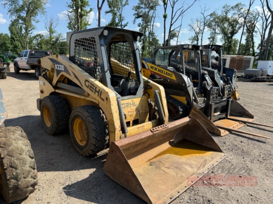 Gehl V330 Skid Steer