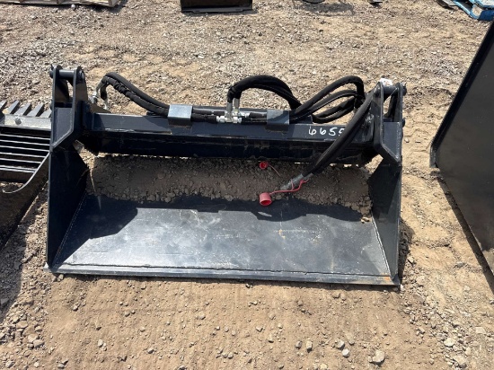 Wolverine Mini-Skid Clamshell Bucket