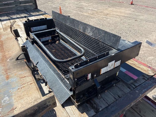 Tommy Gate Lift for 1 Ton Pickup Truck