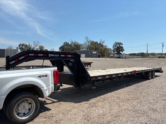 2018 38ft Delco Gooseneck Trailer w/ Dovetail