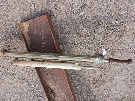 (2) Hydraulic Cylinders