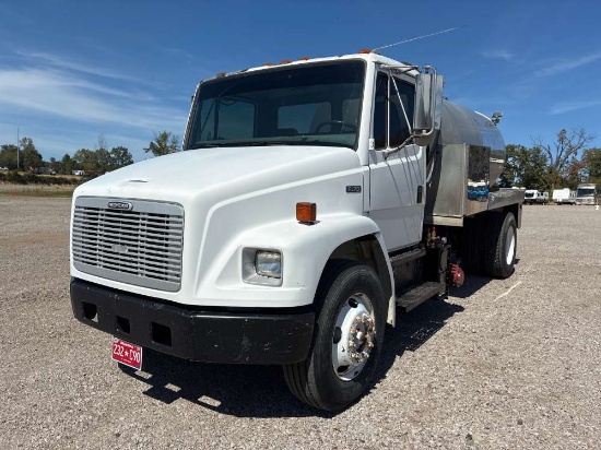 2003 Freightliner FL70 Truck