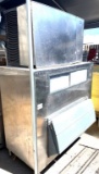 Ice Maker w/ Bin