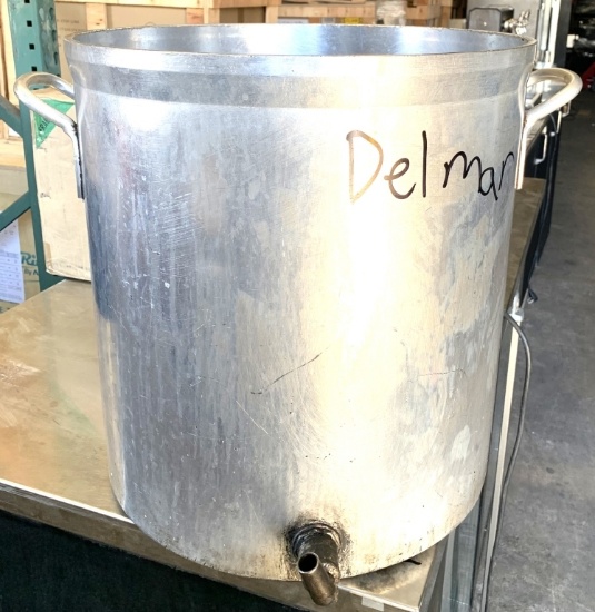 16" Round Stock Pot w/ Spout