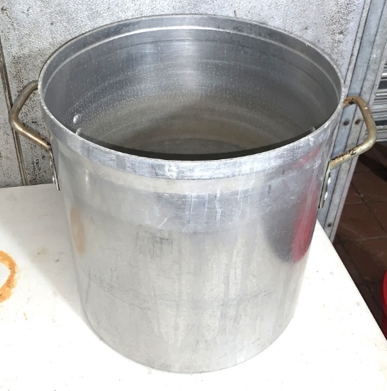 14" Round Stock Pot