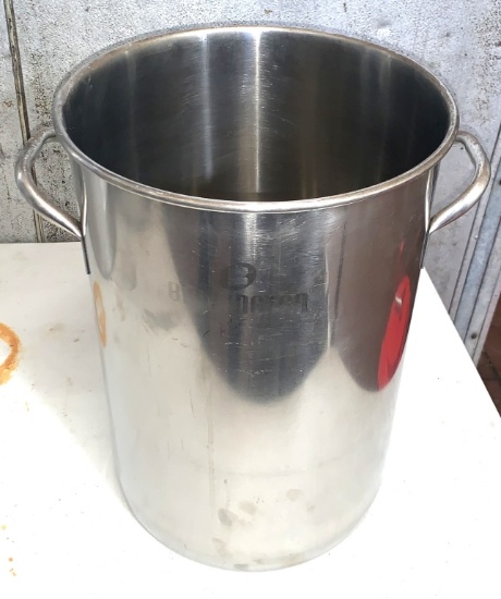12"Round Stock Pot