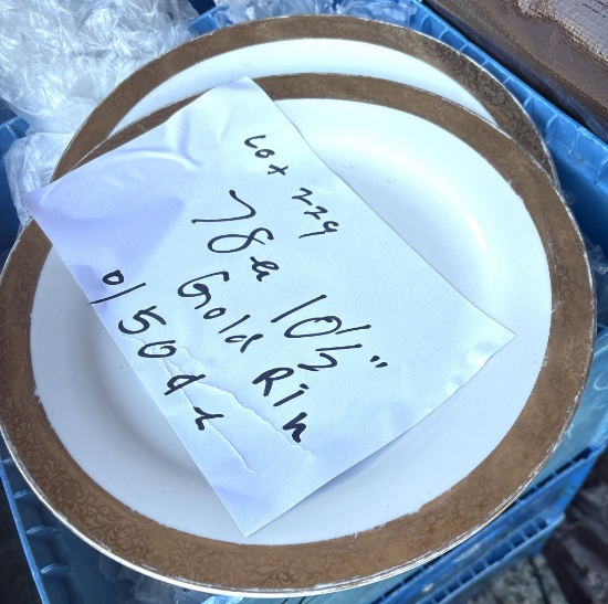 10 1/2" Gold Rim Plates