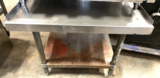 30" Equipment Stand