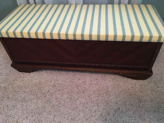 Cedar Chest w/Upholstered Top & Skeleton Key