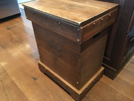 Wooden Wheat Design Trash Container w/Lid