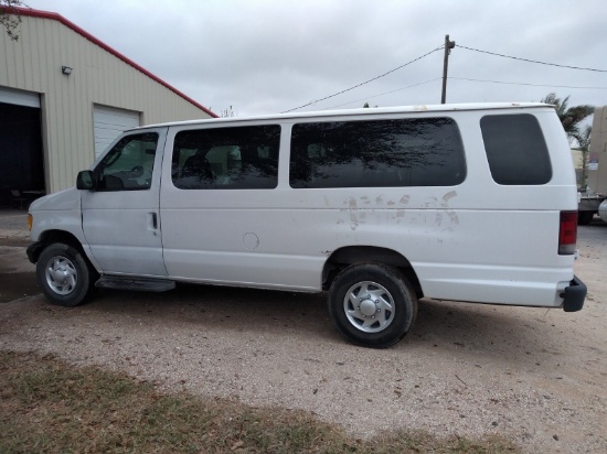 2003 FORD 14 PASSENGER VAN