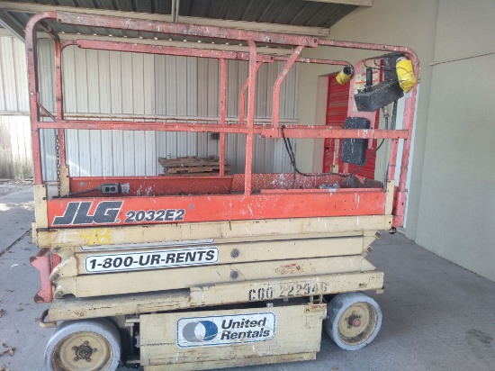 JLG 2032E2 SCISSOR LIFT