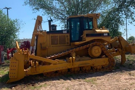 CAT D8R DOZER