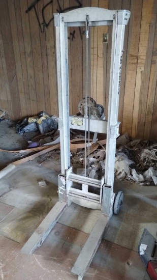 Genie Material Lift