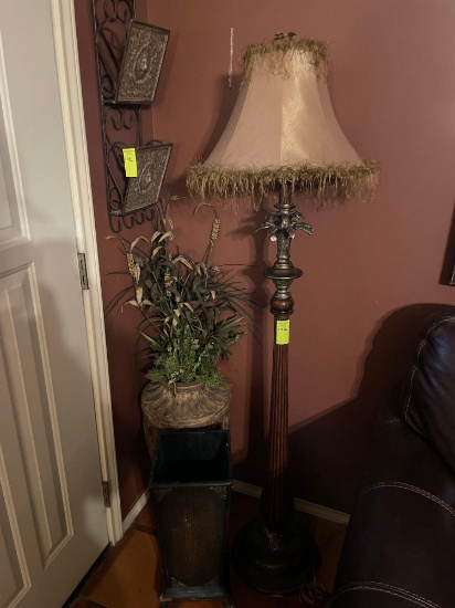 Stand up Lamp & Vases