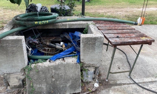 Hoses & Table