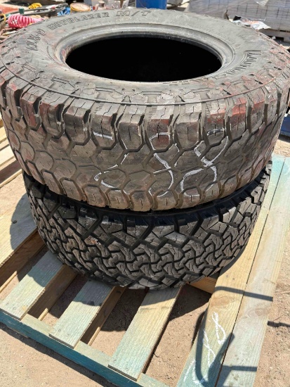 2 Tires 35x12.50 R18 LT