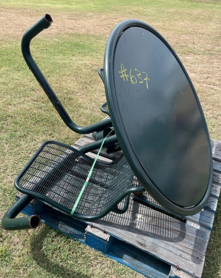 Metal circle table