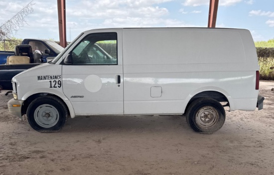 2000 Chevrolet Astro Van, VIN# 1GCDM19W5YB210063