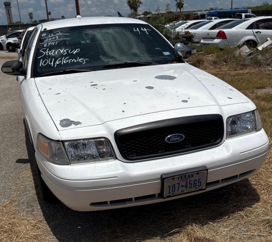 2009 Ford Crown Victoria Passenger Car, VIN # 2FAHP71V89X118741