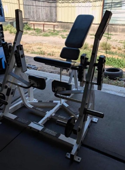 Hammer Strength Plate-Loaded ISO Leg Extension