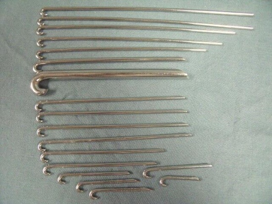 Berivon Nerve Hooks Set Of 18 Good Condition !