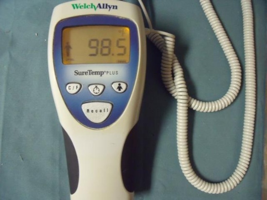 WELCH ALLYN SURETEMP 692 W/ BLUE WELL AND BLUE # 026692-100 PROBE