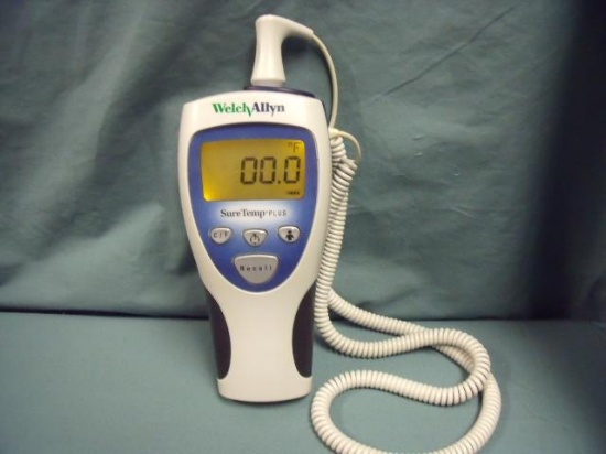 WELCH ALLYN SURETEMP 692 W/ BLUE WELL AND BLUE # 026692-100 PROBE