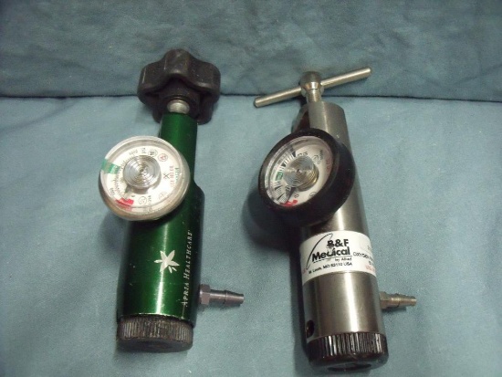 PAIR OF OXYGEN REGULATORS