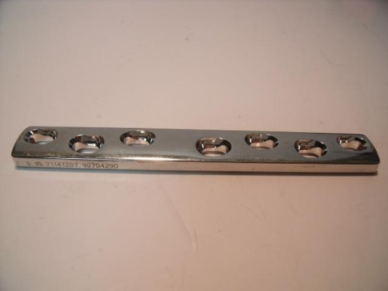 RICHARDS SMITH AND NEPHEW 71141207 BROAD COMPRESSION PLATE !