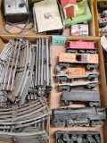 VINTAGE LIONEL TRAIN SET with #671 Engine