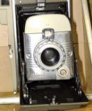 VINTAGE POLAROID CAMERA