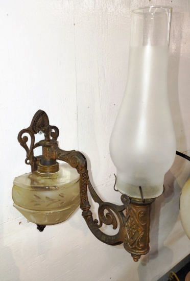 RARE 1800's CAST IRON WALL MOUNT OIL LAMP