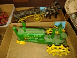 CAST IRON JOHN DEERE TRACTOR