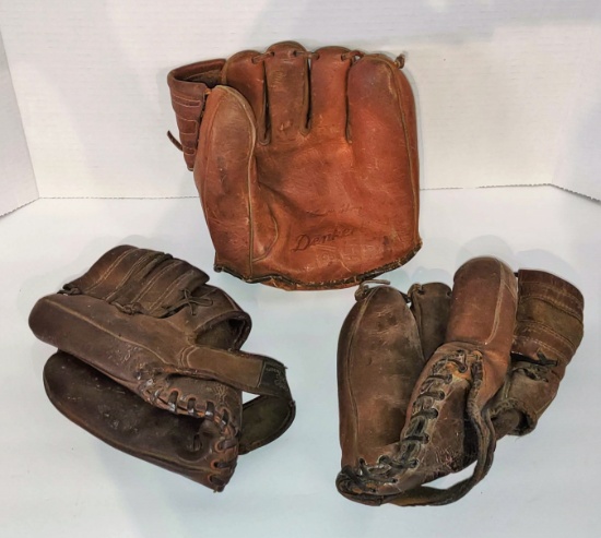 VINTAGE BALL GLOVES WITH LEFTIES